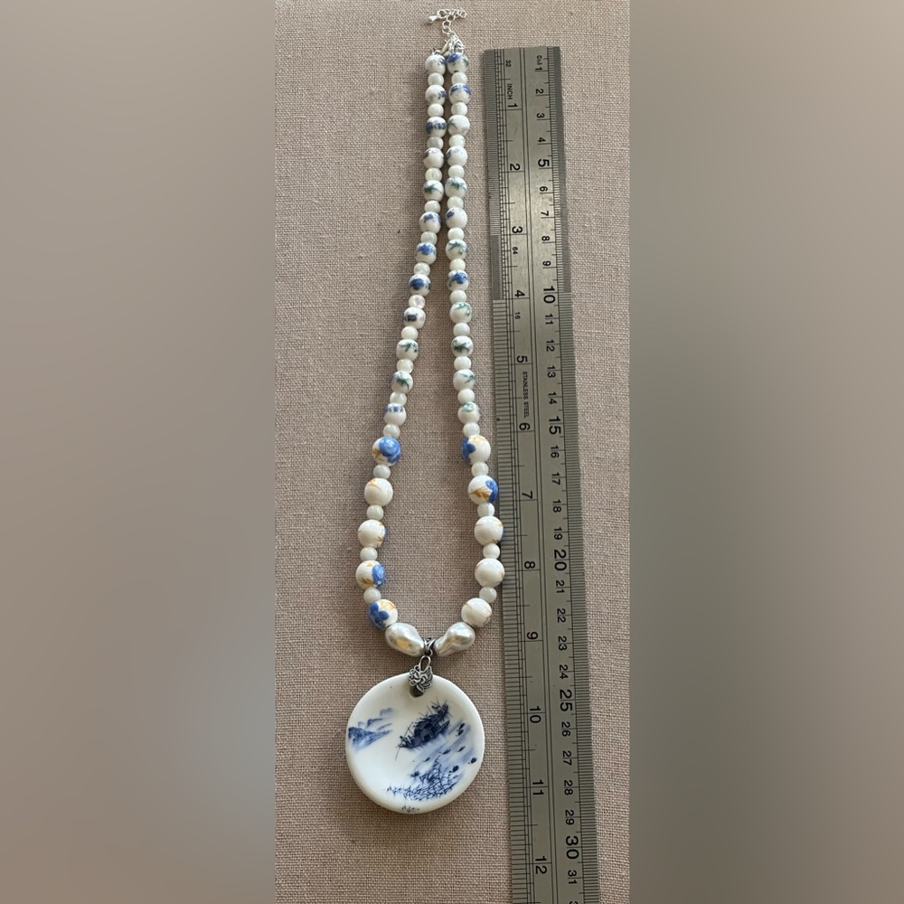 22 inch Porcelain and Pearls bead necklace NWOT - Picture 14 of 14